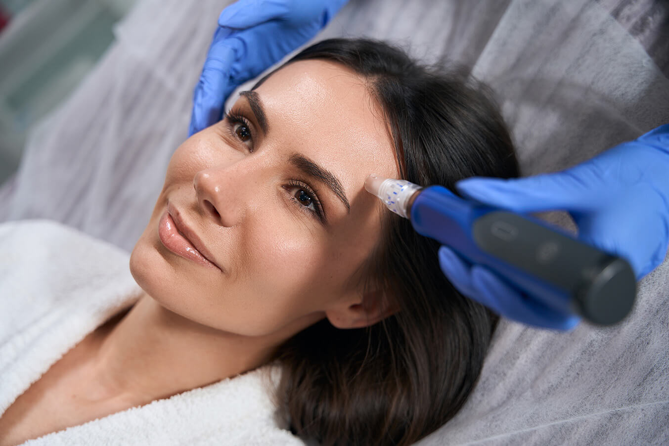 Microneedling spa service