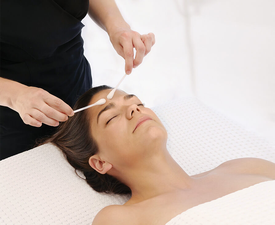 Yon-Ka Vitamin C25 facial in Mississauga